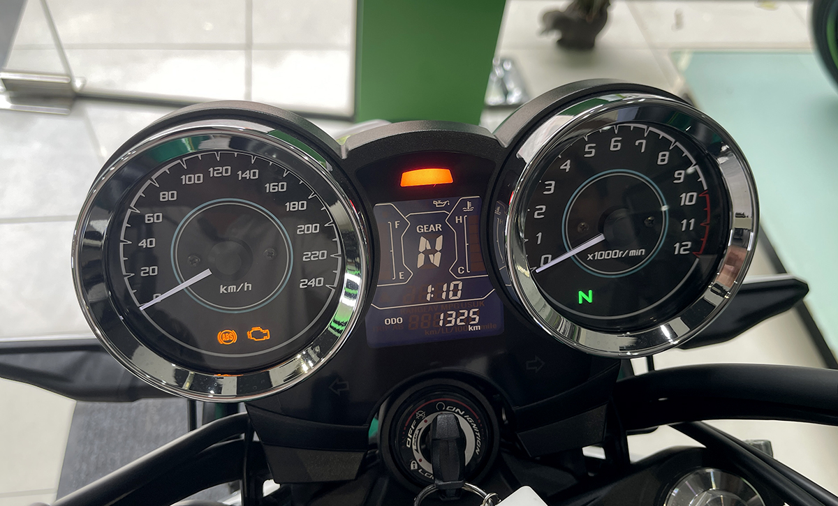 đồng hồ Z650RS 2023